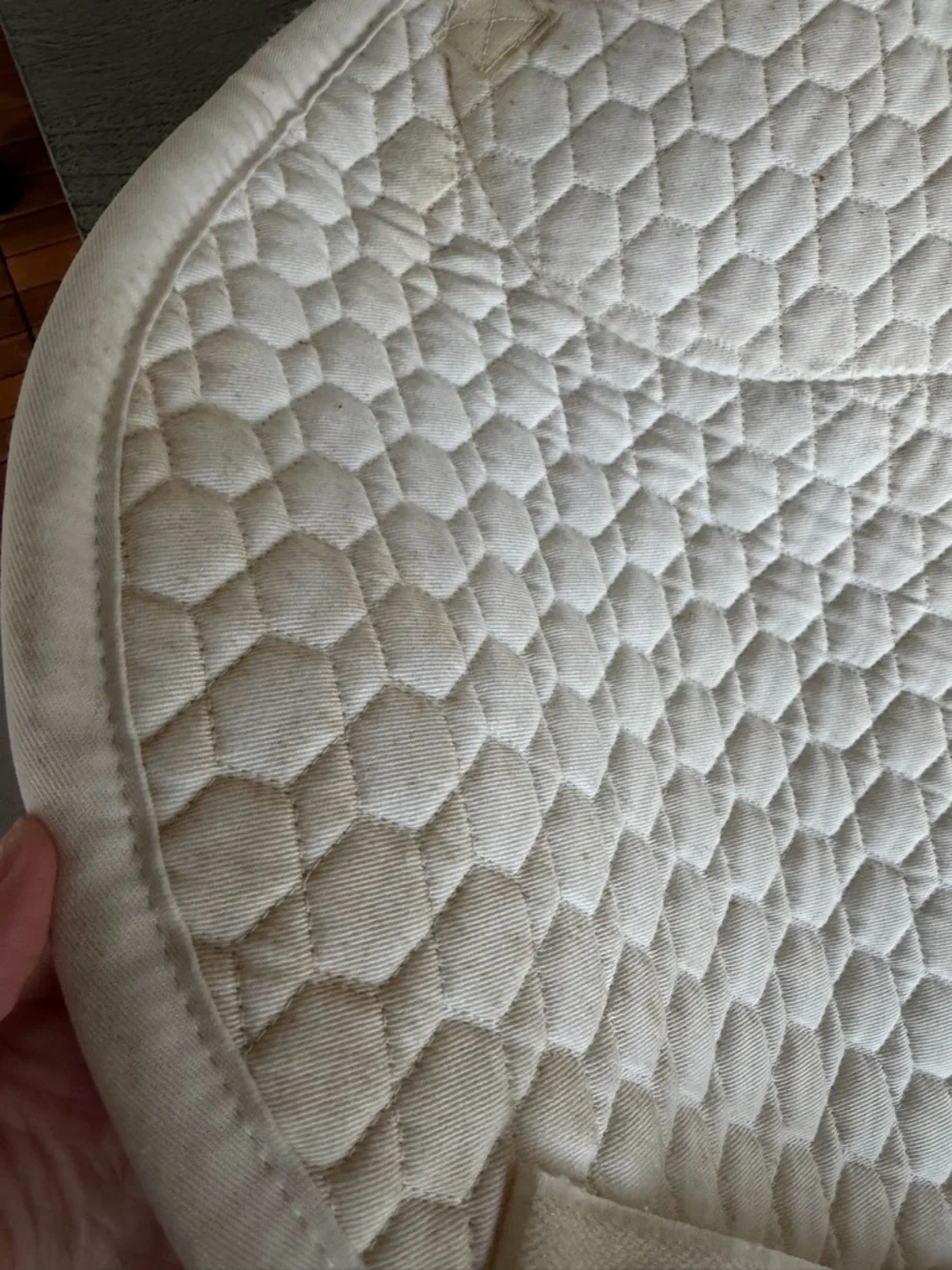 E. A. Mattes GOLD EuroFit Pad with Bare Flaps white with sheepskin size medium - Picture 7 of 7
